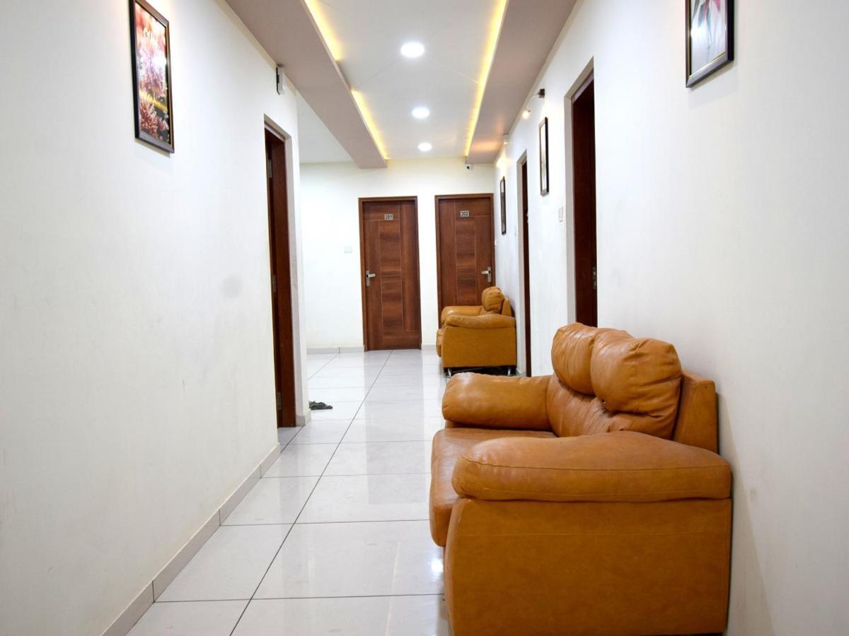 Hotel Embassy Kalol Buitenkant foto