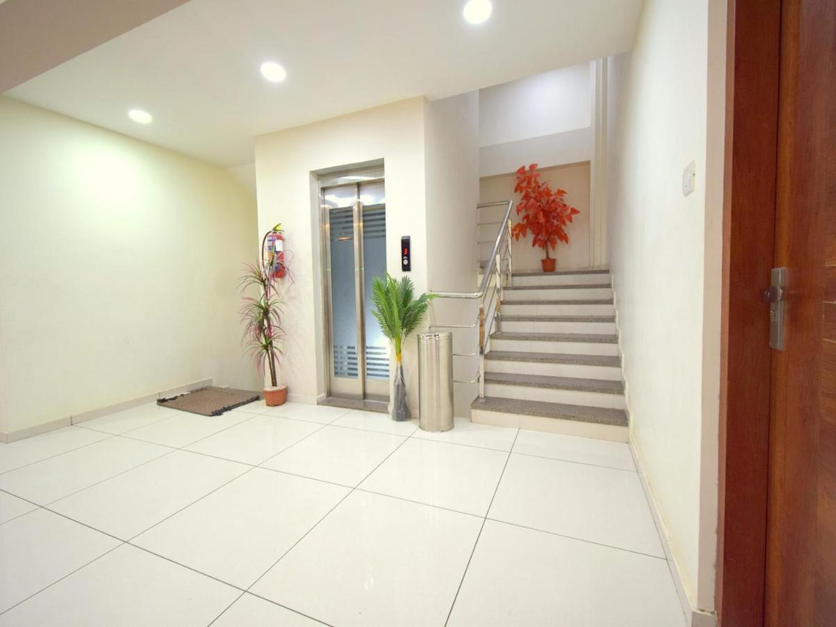 Hotel Embassy Kalol Buitenkant foto