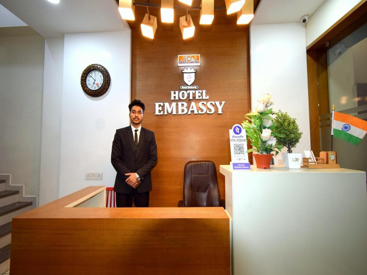 Hotel Embassy Kalol Buitenkant foto
